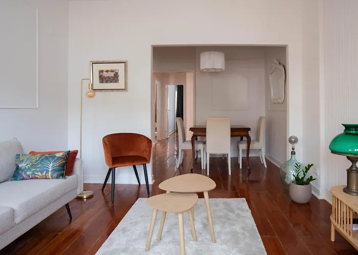 Sunny 3-bedroom Sao Bento