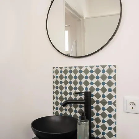 Sunny 3-bedroom Sao Bento דירה ליסבון