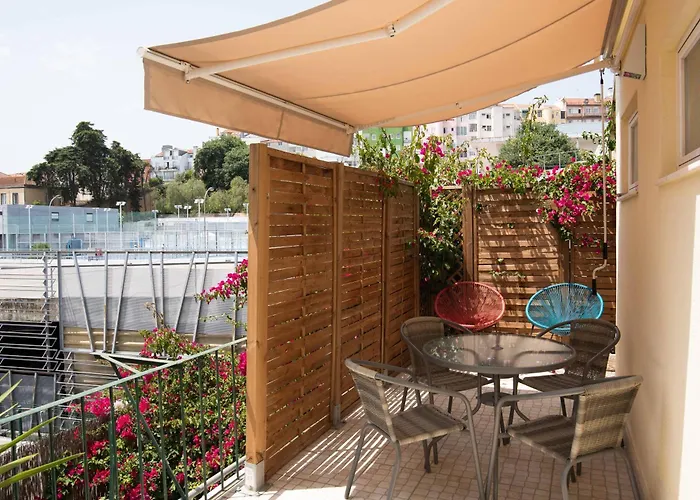 Sunny 3-bedroom Sao Bento Lejlighed