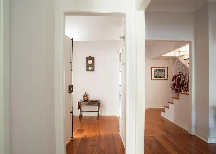 Sunny 3-bedroom Sao Bento * Lisboa