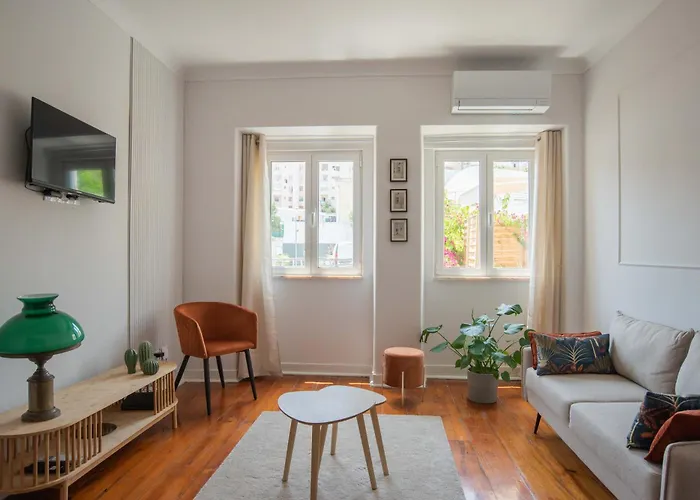 Sunny 3-bedroom Sao Bento Lisbon