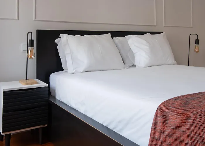 Sunny 3-bedroom Sao Bento Apartment *