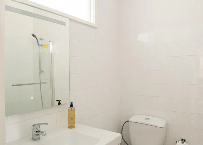 Sunny 3-bedroom Sao Bento Apartment *